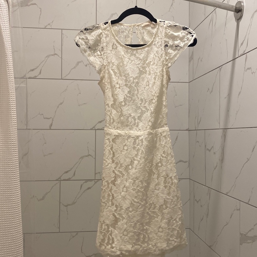 GUESS cream lace mini dress. Size Small.